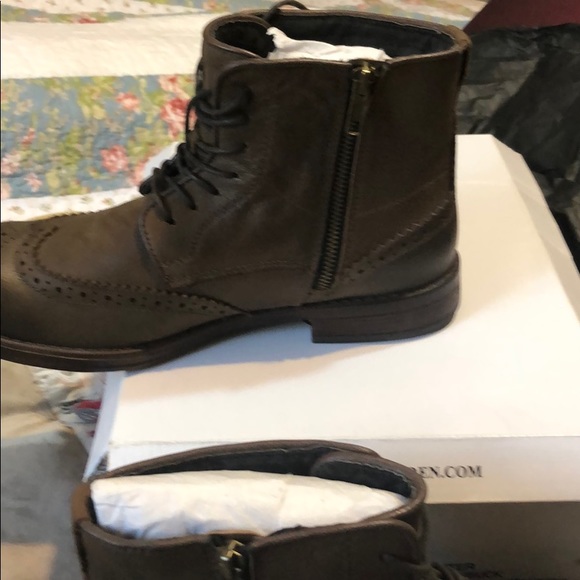 Steve maddens - Picture 4 of 4